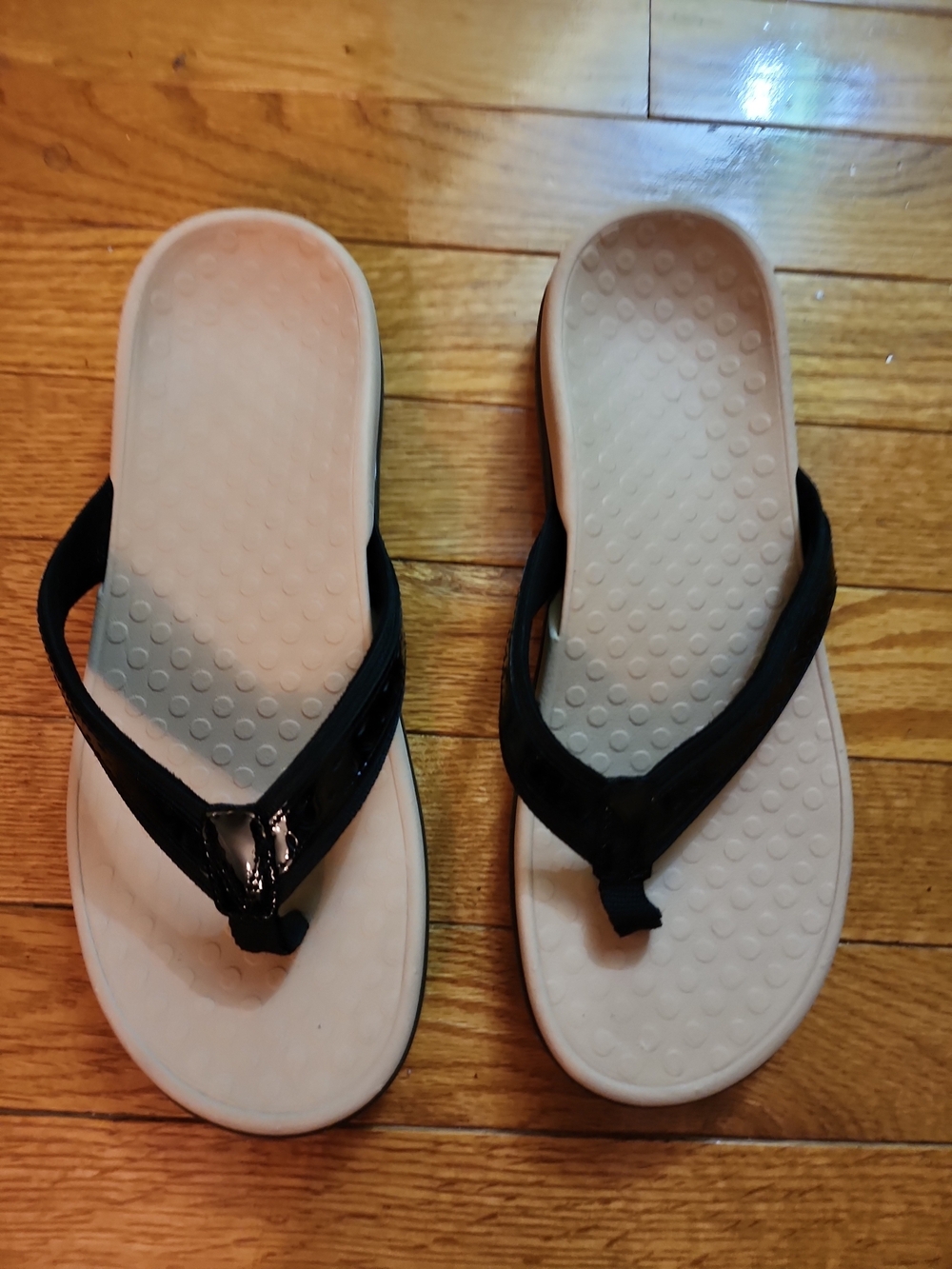 Vionic Casandra Orthotic Support Black Strap White Footbed Flip Flop Sandals